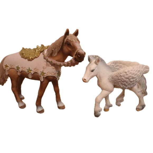 Schleich Horse Lot of 2: Bayala Retired 2006 w/Pink Blanket, Pegasus Foal 2010 - Picture 1 of 12